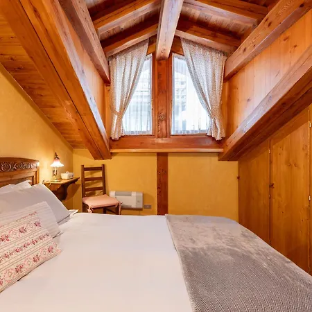 Chalet Chalet Chez Les Roset By Interhome